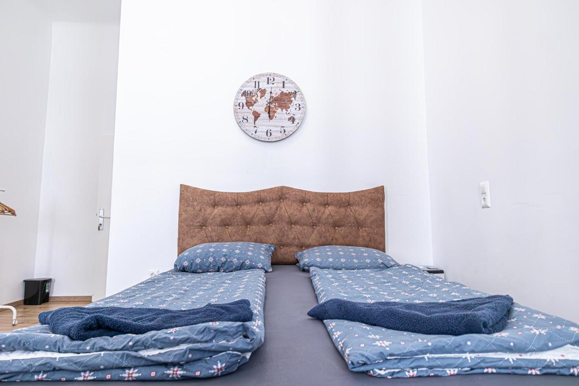 6 Min To Amusement Park - Economy Rooms In Shared Apartment ウィーン エクステリア 写真
