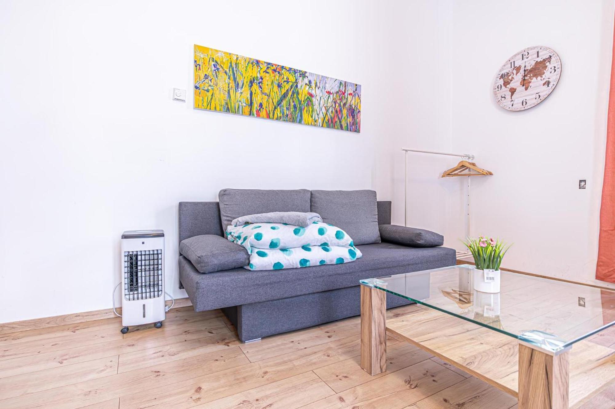6 Min To Amusement Park - Economy Rooms In Shared Apartment ウィーン エクステリア 写真