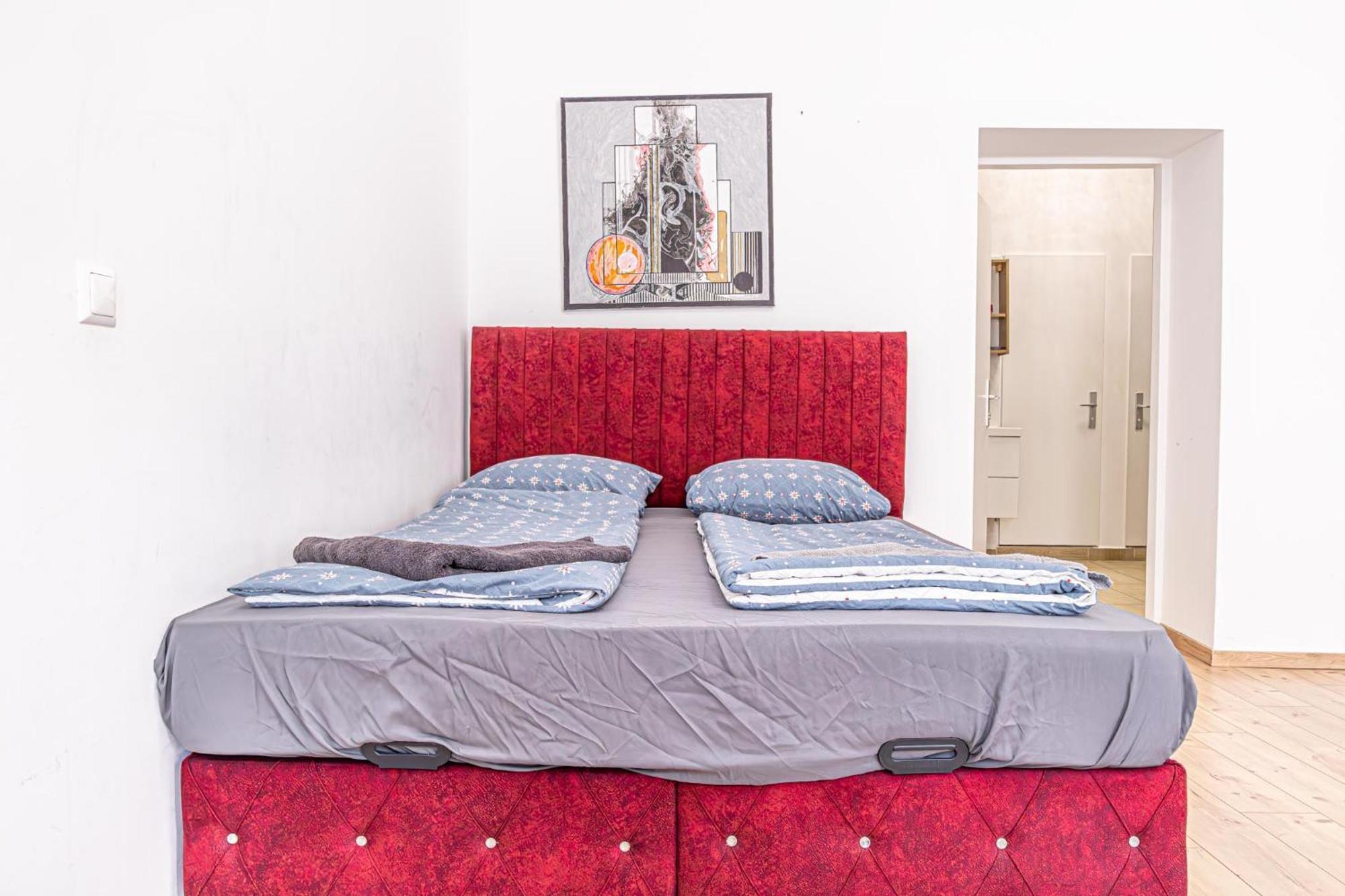 6 Min To Amusement Park - Economy Rooms In Shared Apartment ウィーン エクステリア 写真