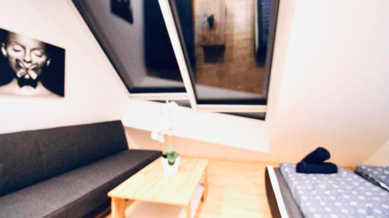 6 Min To Amusement Park - Economy Rooms In Shared Apartment ウィーン エクステリア 写真
