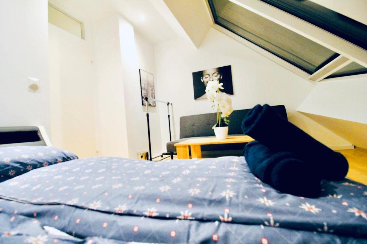 6 Min To Amusement Park - Economy Rooms In Shared Apartment ウィーン エクステリア 写真